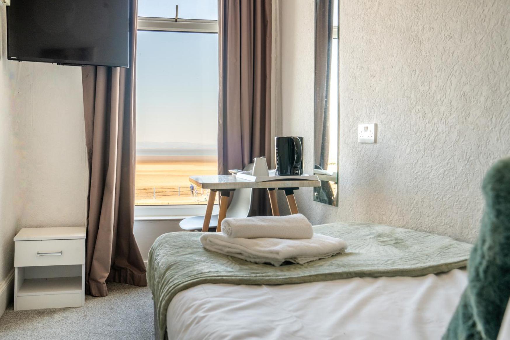 The Clifton Seafront Hotel Morecambe Zewnętrze zdjęcie