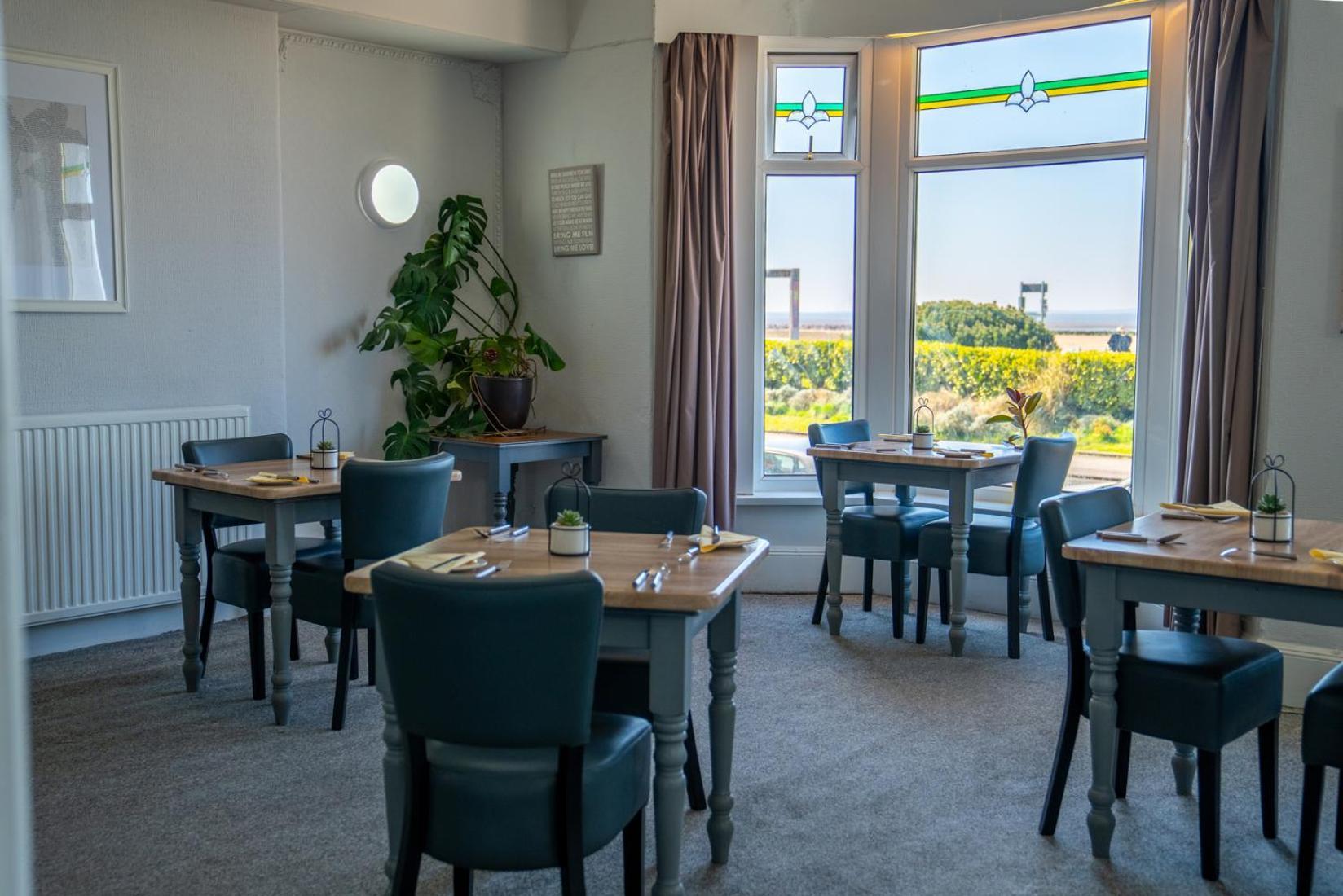 The Clifton Seafront Hotel Morecambe Zewnętrze zdjęcie